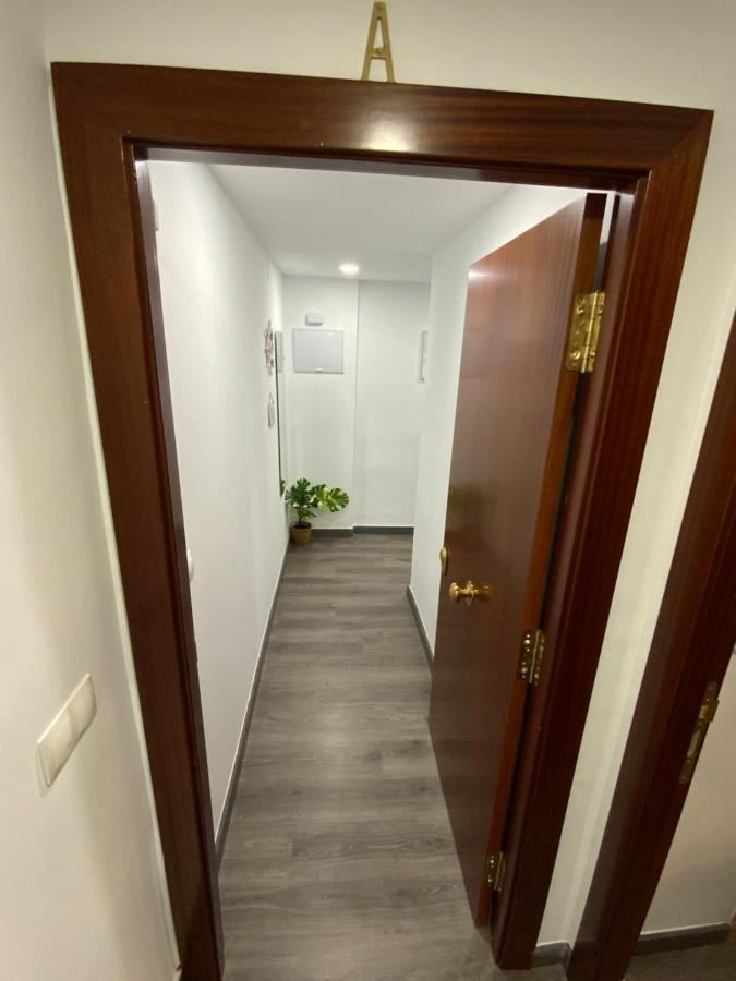 מאלגה Reyna Apartamentos מראה חיצוני תמונה