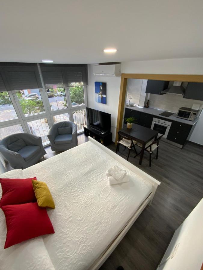 מאלגה Reyna Apartamentos מראה חיצוני תמונה