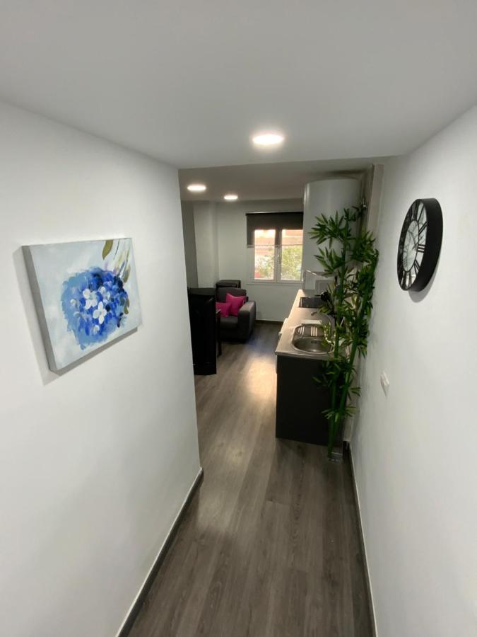 מאלגה Reyna Apartamentos מראה חיצוני תמונה