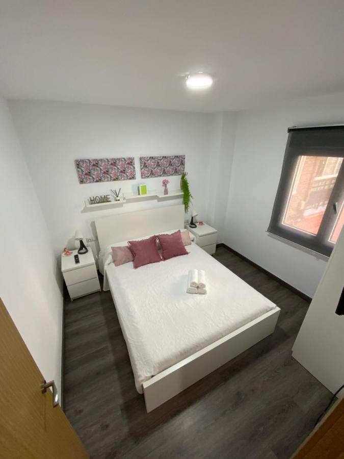 מאלגה Reyna Apartamentos מראה חיצוני תמונה