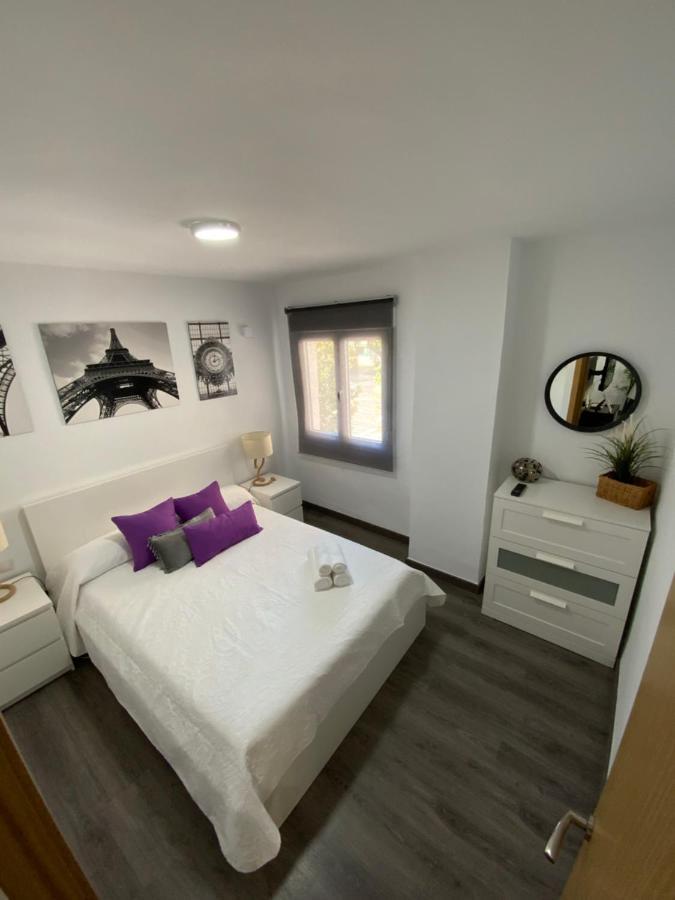 מאלגה Reyna Apartamentos מראה חיצוני תמונה