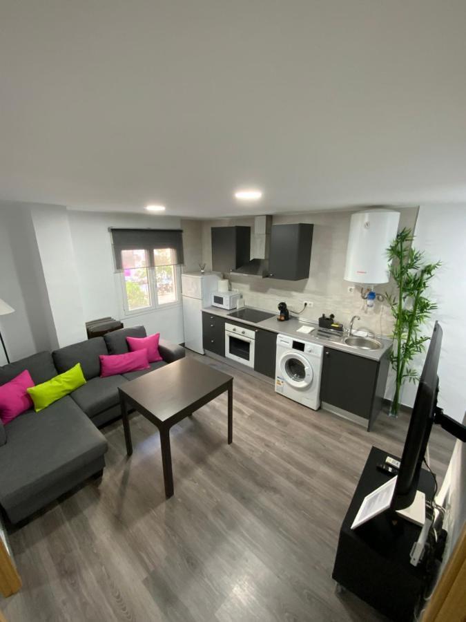 מאלגה Reyna Apartamentos מראה חיצוני תמונה